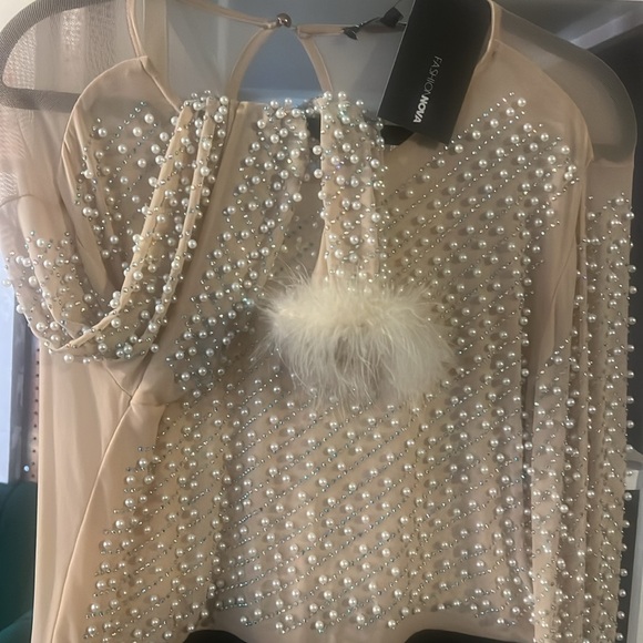 Stunning pearl pants one piece with fluffy sleeves - Picture 2 of 6